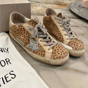 Golden Goose sz 40 super star- giraffe hair with glitter star